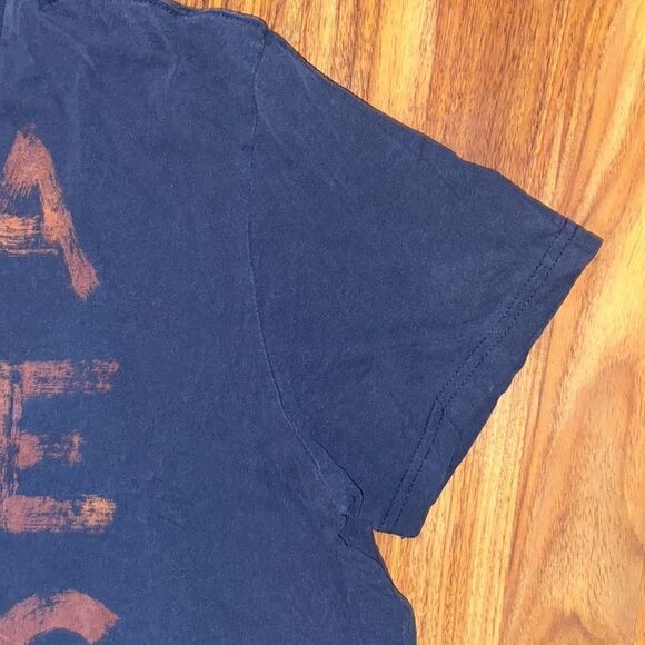 American Eagle Navy and Red Graphic Tee Mens Size Large - Picture 2 of 5